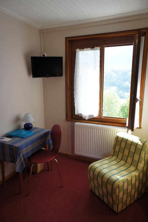 Hotel Du Centre Sergy  Δωμάτιο φωτογραφία
